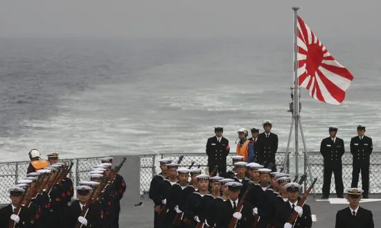 Abe’s Think Tank Proposes ‘Beheading’ Military Move to Deter Chinese Communist Party
