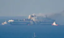 Greece Reports First Fatality After Blaze on Ferry, 10 Still Missing