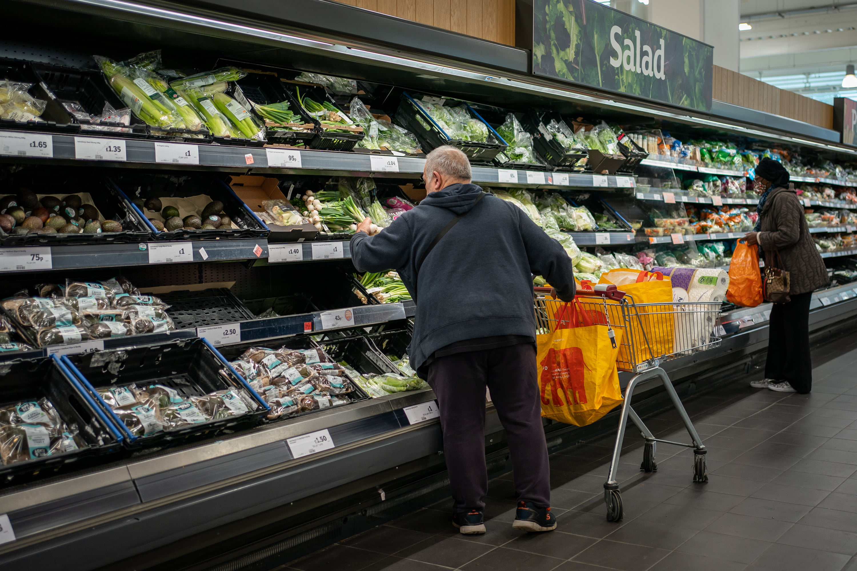 US Consumer Spending Jumps 2.1 Percent in January, Beating Predictions - Vimarsana News