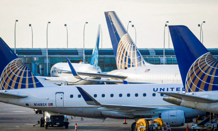 United Airlines to Let Workers Who Didn’t Get COVID-19 Vaccine Return to Work