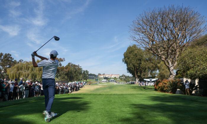 Joaquín Niemann of Chile plays his shot from the ninth tee during the final round of The Genesis Invitational at Riviera Country Club in Pacific Palisades, Calif., on Feb. 20, 2022. (Rob Carr/Getty Images)