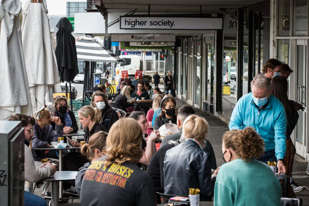 People enjoy outdoor dining along Sturt Street  in Ballarat, Australia, on Sep. 10, 2021. (Darrian Traynor/Getty Images)