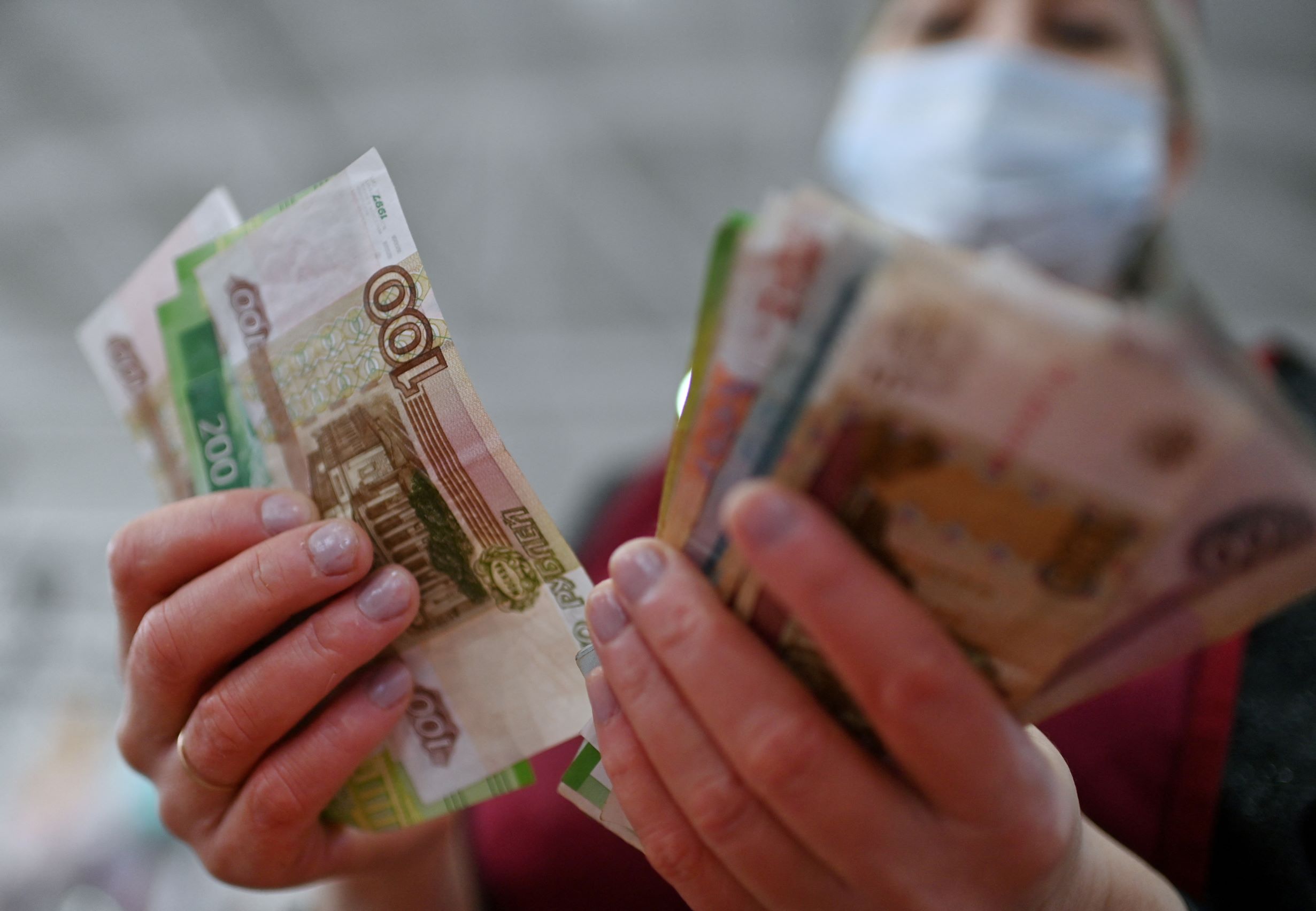 Russia 'Defaults on Foreign Debt' for First Time Since 1918 Amid Western Sanctions - Vimarsana News