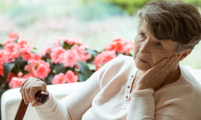 There are no definitive treatments for Alzheimer’s currently, but there are ways to minimize your risk. (Shutterstock)