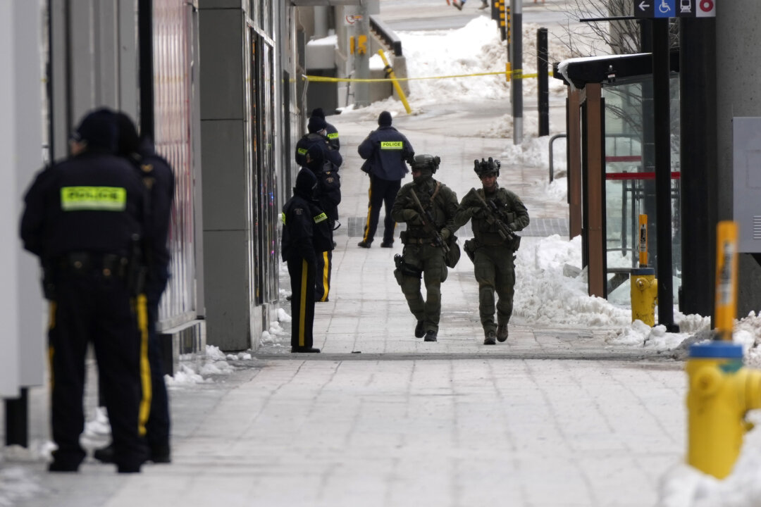 Ottawa Man Faces Robbery, Firearms Charges in Rideau Centre Robbery ...