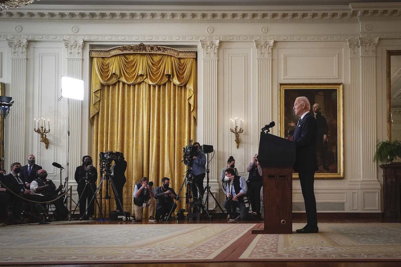 Lawmakers Urge Biden to Get Congressional Authorization Before Deploying Troops to Ukraine - Vimarsana News