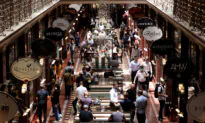 Australian Productivity Growth Can’t Reach Its Target Without Change: Treasurer
