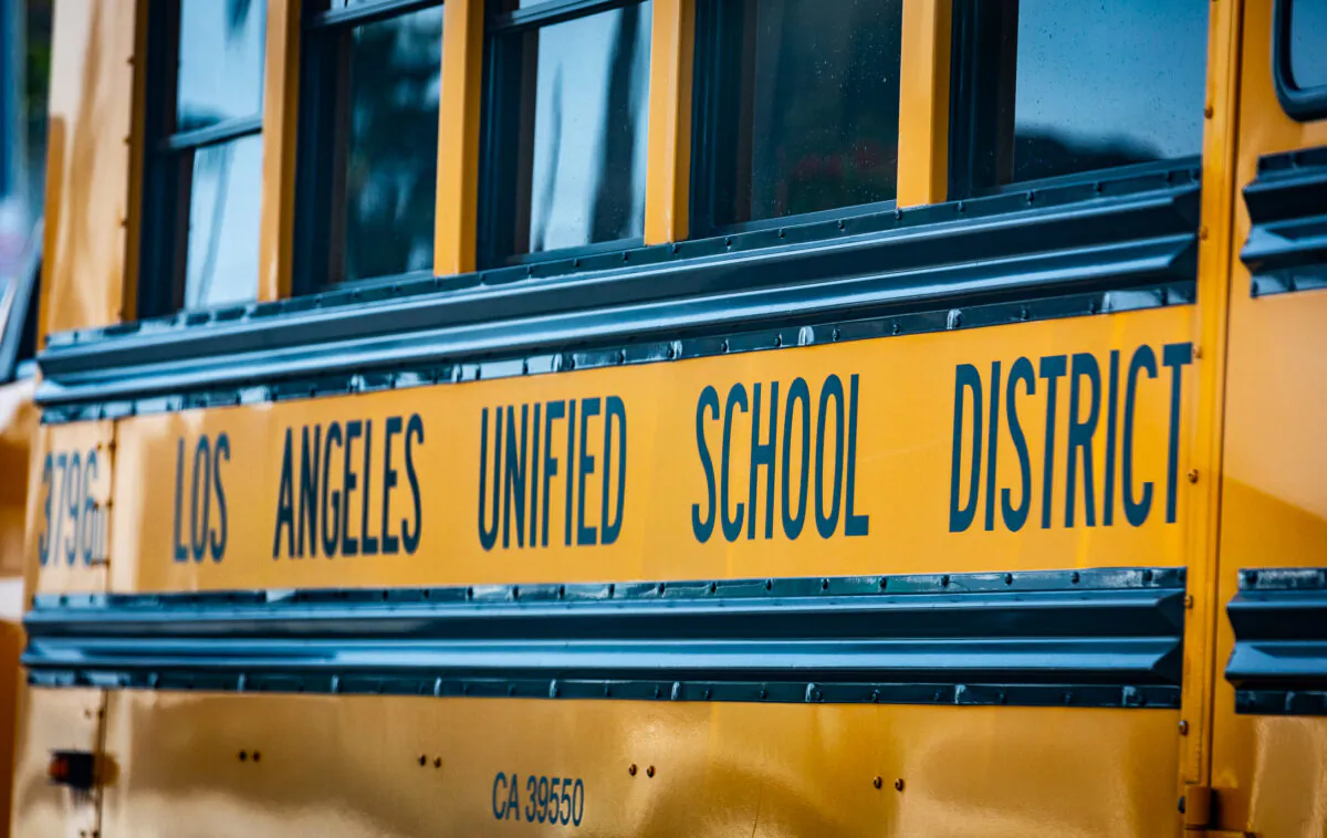 A Los Angeles Unified School District bus in Los Angeles on Sept. 29, 2021. (John Fredricks/The Epoch Times)