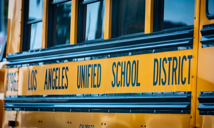 A bus containing Los Angeles Unified School District students drives in Los Angeles, Calif., on Sept. 29, 2021. (John Fredricks/The Epoch Times)