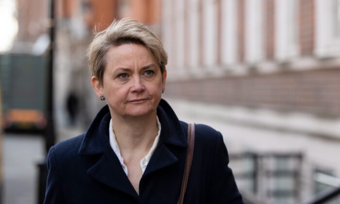 Labour MP Yvette Cooper arrives to speak at the Centre For European Reform in Westminster, London, on March 11, 2019. (Dan Kitwood/Getty Images)