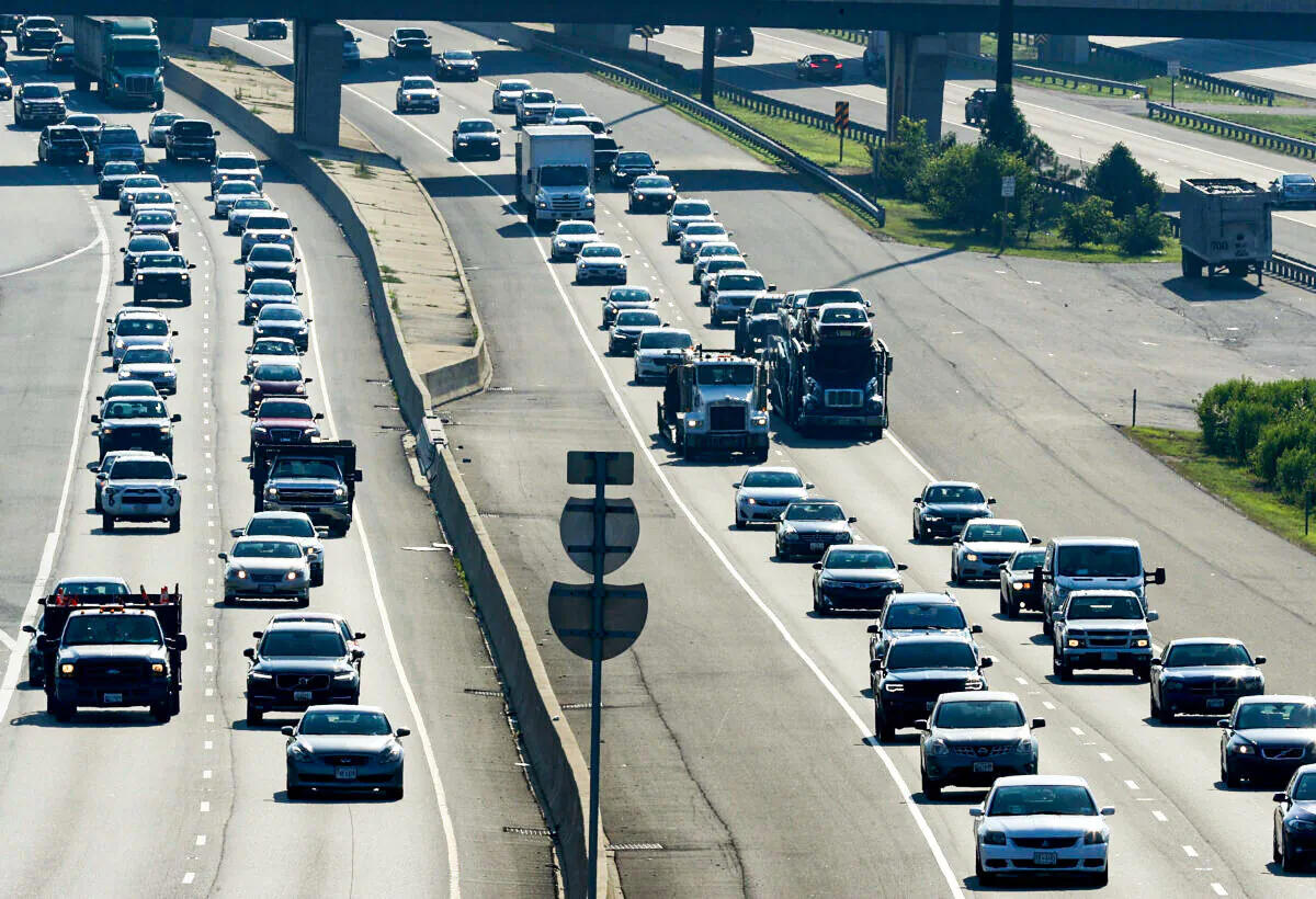 Vehicles travel on the Capitol Beltway in a file image in Fort Washington, Md. (Chip Somodevilla/Getty Images)