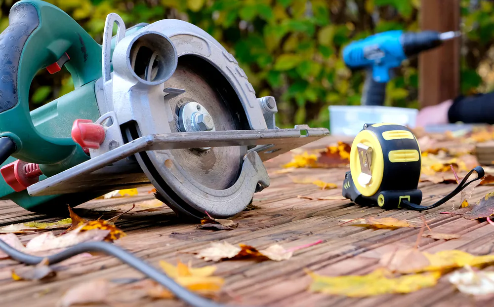 Different types of saw blades are designed to cut different materials. Make sure you have the right one for your project. (pompous/Shutterstock)