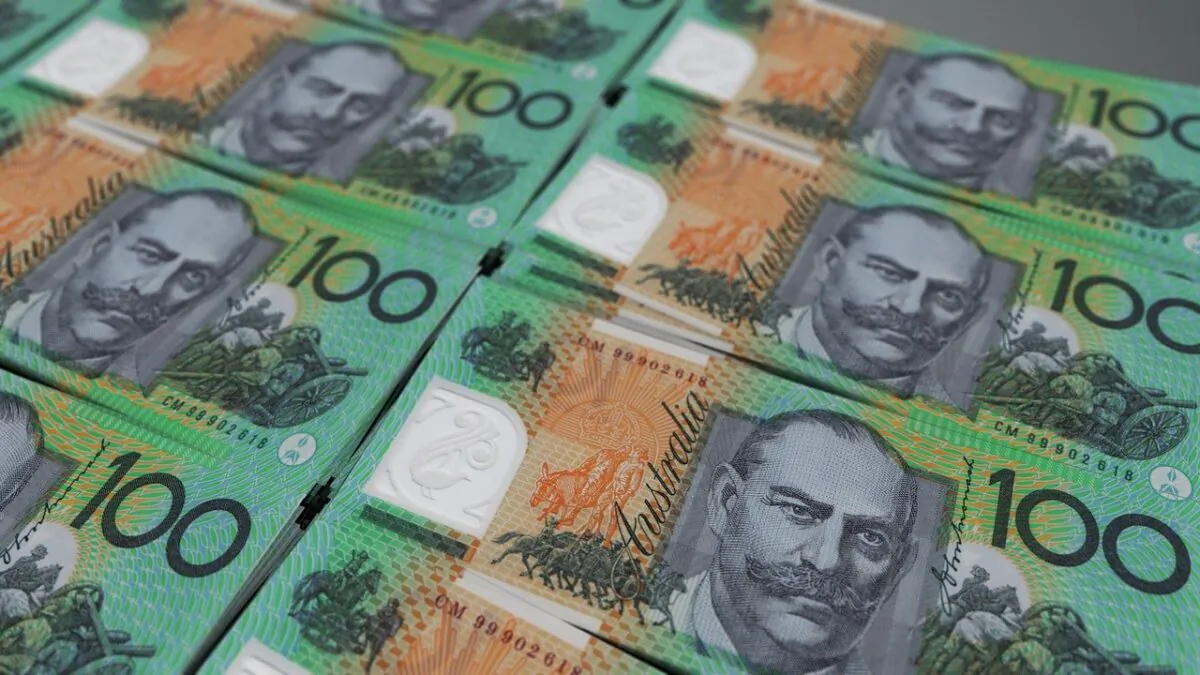 A photo shows Australian one-hundred-dollar banknotes. (Pixabay)