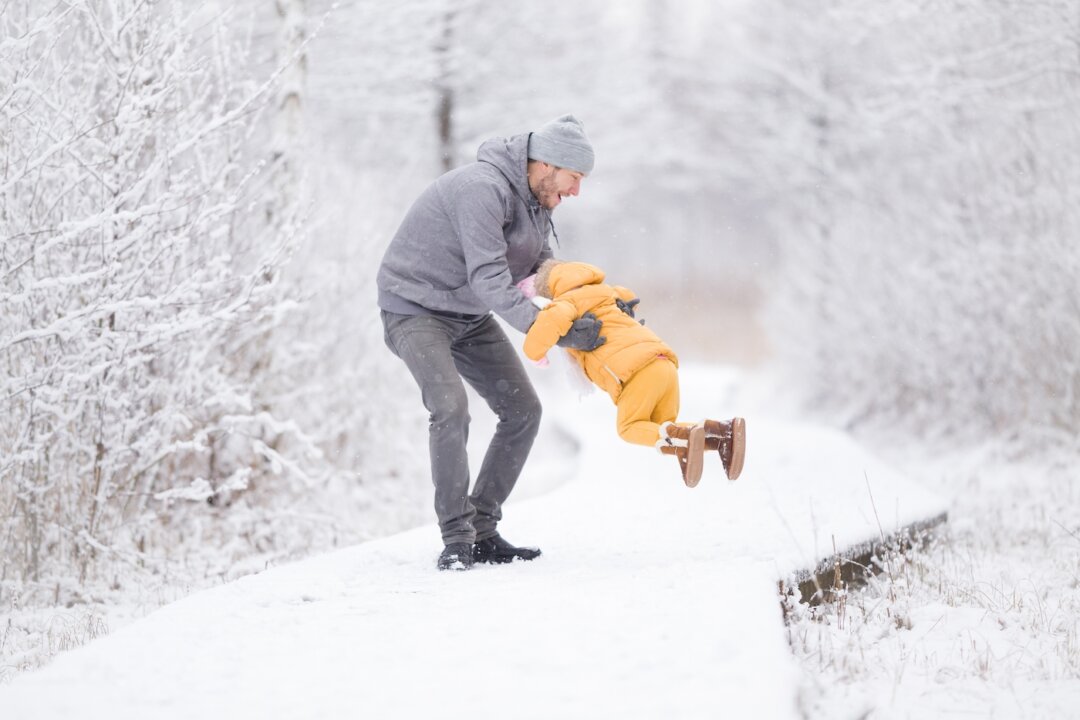 Living in a safe
neighborhood with wide
open spaces and minimal
traffic will make it easier
for you and your kids to
get outside. (FotoDuets/Shutterstock)