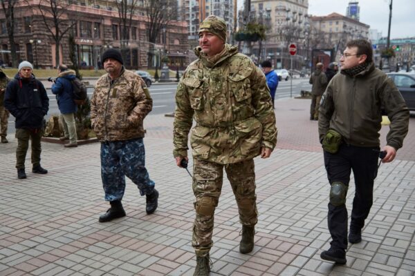 Right Sector militias gather outside