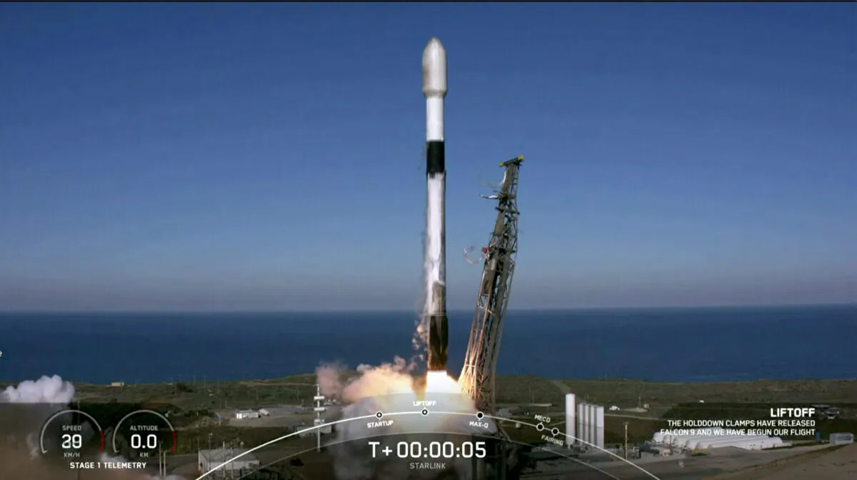 A SpaceX Falcon 9 rocket carrying a batch of Starlink satellites launched from Vandenberg Space Force Base in California on Feb. 25, 2022, in a still from video. (SpaceX via AP/Screenshot via The Epoch Times)