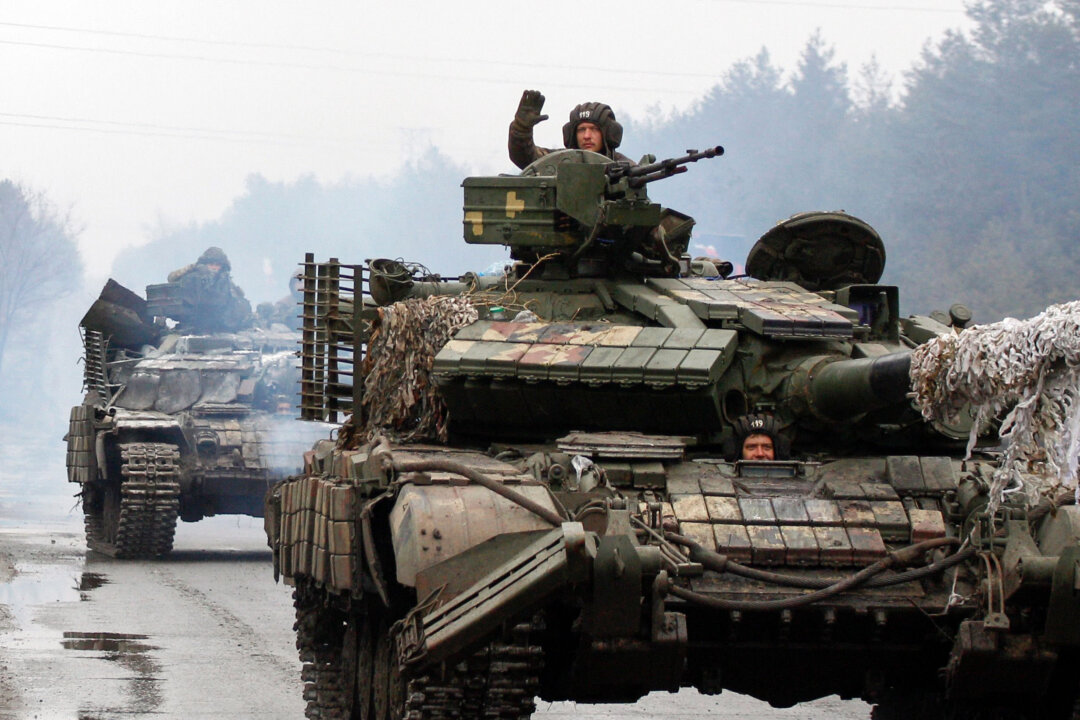 Russian Forces Slowed by Strong Ukrainian Resistance, Officials Say
