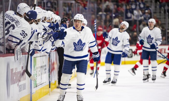 NHL Roundup: Leafs Post Wild 10–7 Win Over Wings | The Epoch Times