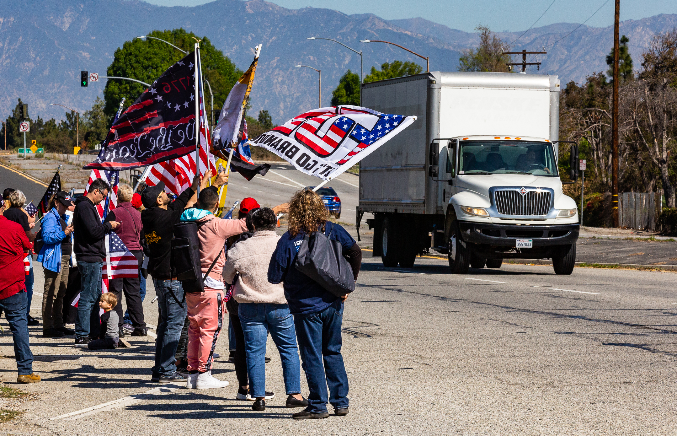 Californians Rally to Back Truckers Headed for DC - Vimarsana News