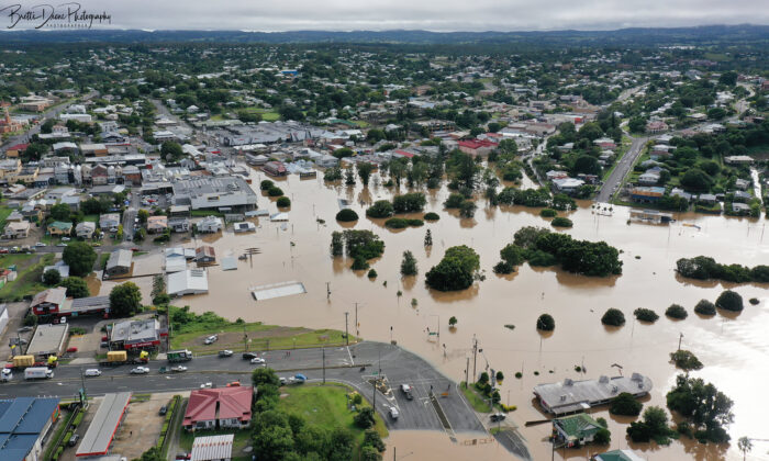 2022 年 2 月 26 日，澳大利亚昆士兰州金皮市的洪水鸟瞰图。（AAP 图片/由 Brett's Drone Photography 提供）