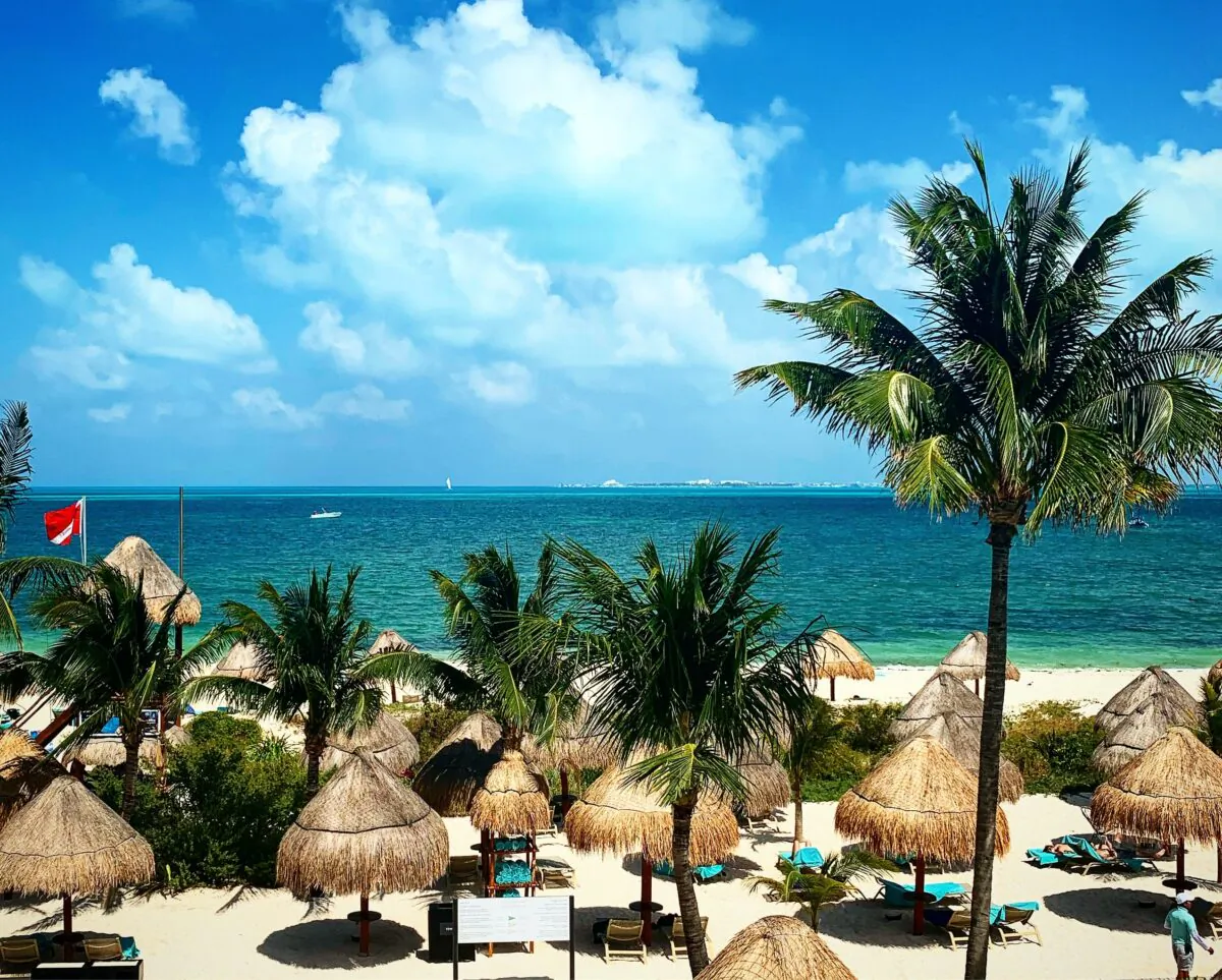 An easy-going vibe awaits in Isla Mujeres. (Stéphane Fernandez/Unsplash)