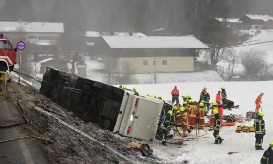43 Injured as Tourist Bus Veers Off Road in Bavaria