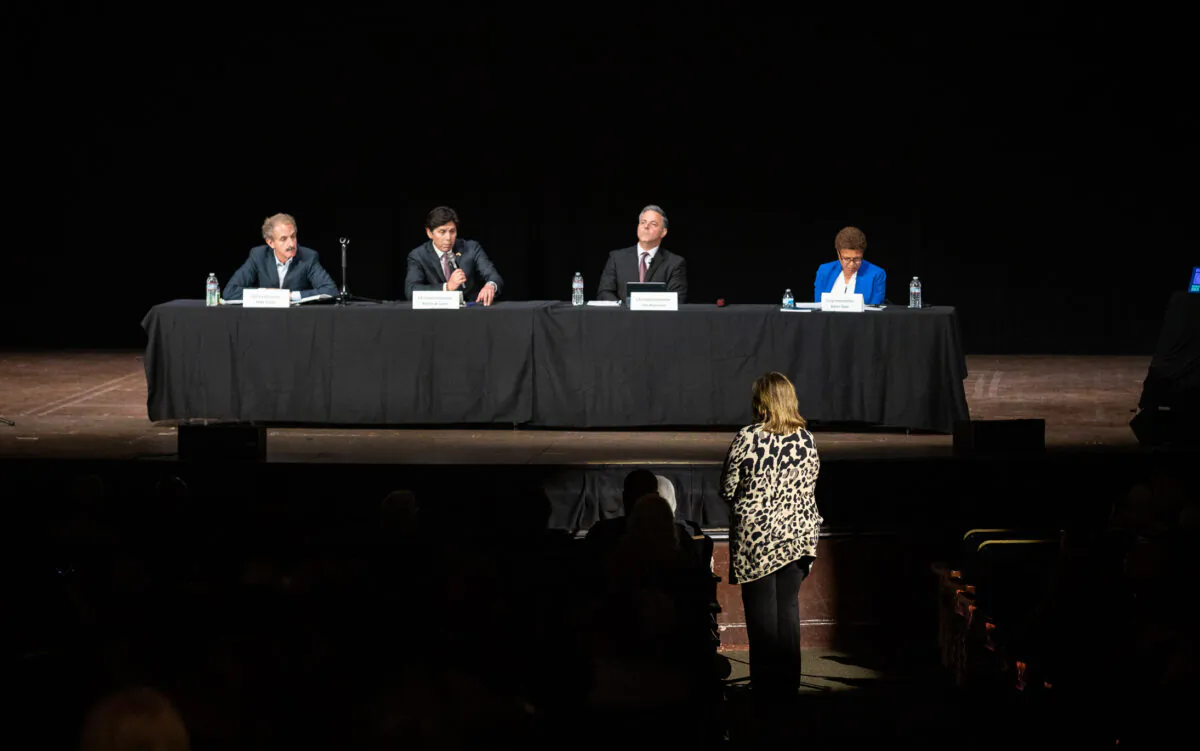 Democratic candidates for Los Angeles mayor speak to citizens of San Pedro, Calif. at the Warner Grand Theater in San Pedro, Calif., on Feb. 27, 2022. (John Fredricks/The Epoch Times)