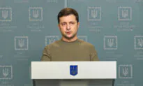 Ukraine President Agrees to Hold Talks ‘Without Preconditions’ With Russia in Belarus