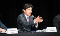 Organizers Refile Petition to Recall Kevin de León