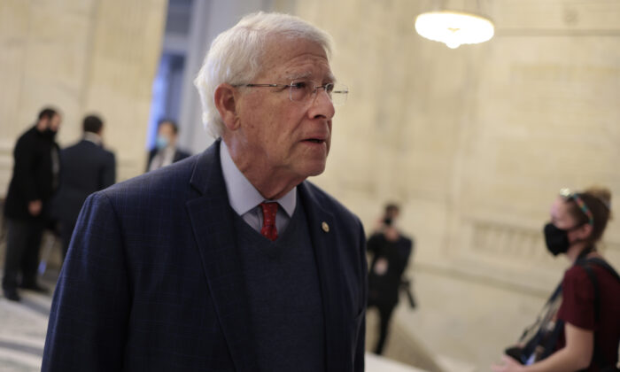 Sen. Roger Wicker (R-Miss.) walks on Capitol Hill in Washington in a file image. (Anna Moneymaker/Getty Images)