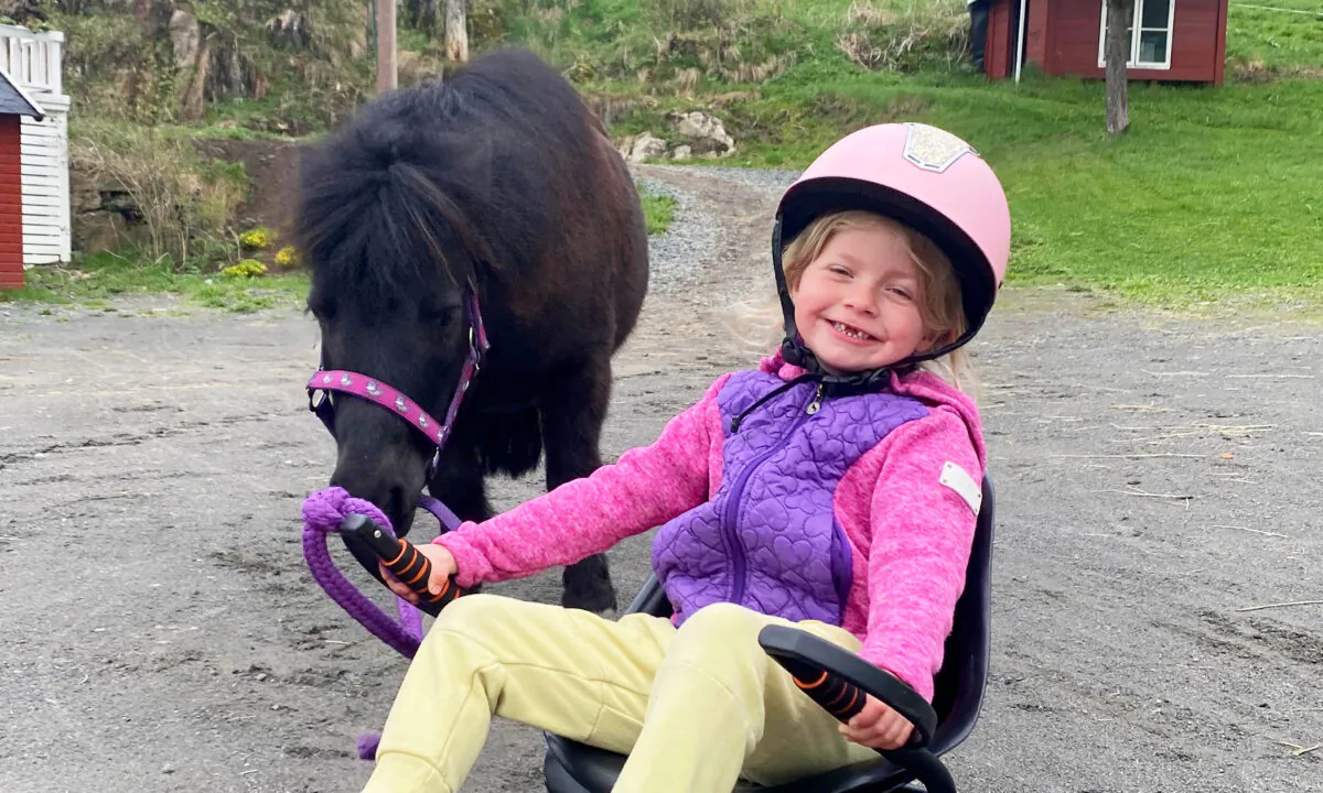 6-year-old-girl-develops-a-special-bond-with-mini-horse-cares-for-him-in-the-sweetest-way