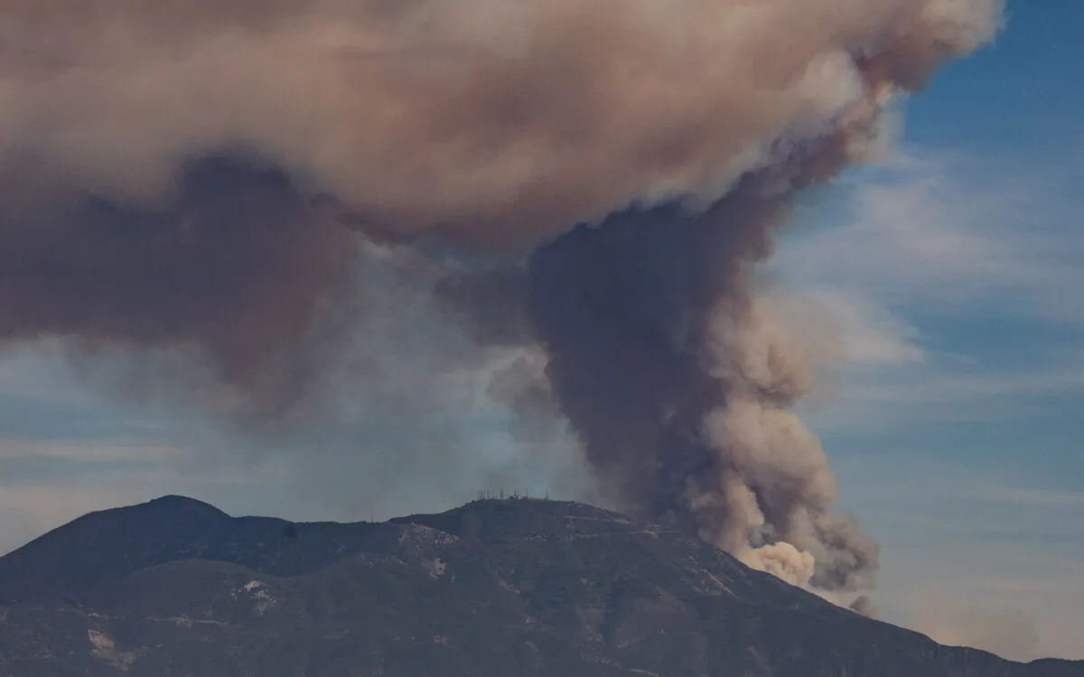 A wildfire breaks out in the Cleveland National Forest on March 2, 2022. (John Fredricks/The Epoch Times)