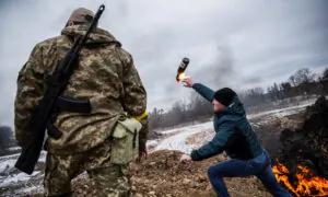 Russia Claims Control of Kherson, Ukraine Denies City Has Fallen; Biden’s First SOTU Speech | NTD News Today