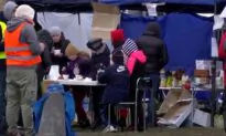 Video: Ukrainian Refugees Given Food, Transportation at Polish Refugee Hub