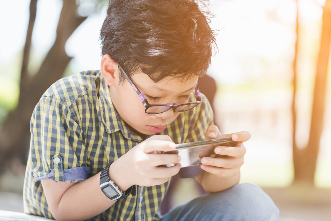Even brief daily gaming stress will stimulate and strengthen the stress pathway. (JOKE_PHATRAPONG/Shutterstock)