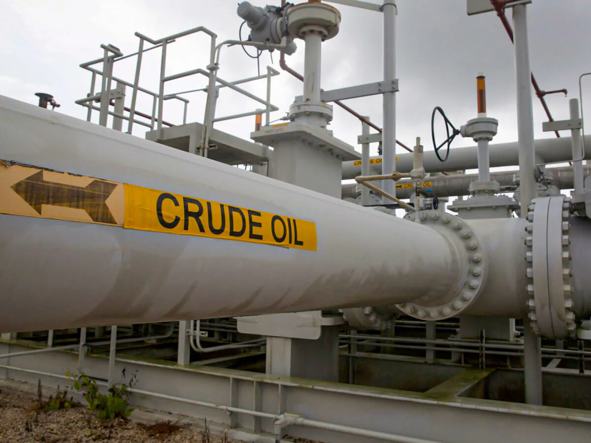 A maze of crude oil pipes and valves is pictured during a tour by the Department of Energy at the Strategic Petroleum Reserve in Freeport, Texas, on June 9, 2016. (Richard Carson/Reuters)