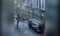 Video: Convoy of Tanks and Trucks Rolls Through Ukraine’s Kherson