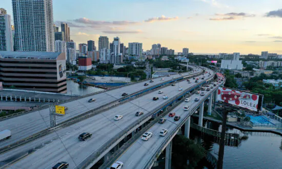3 Dead in Massive Pile-Up on Florida’s I-95, Explosion Reported
