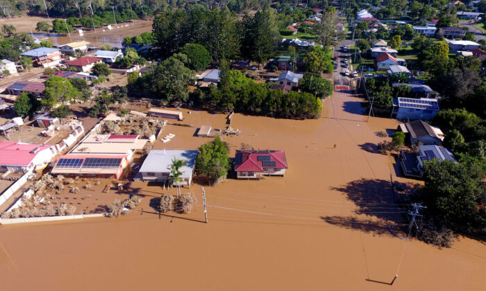 Properties in the suburb of Goodna in the far south-western outskirts of Brisbane are seen inundated by flood waters in Brisbane, Australiaon March 01, 2022 . (Photo by Bradley Kanaris/Getty Images)