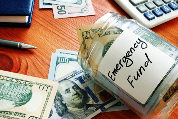 Emergency,Fund,In,The,Glass,Jar,With,Cash.