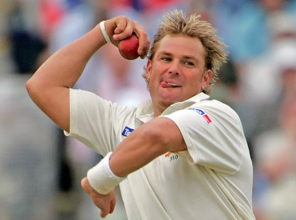 Australia's Shane Warne bowls to England's Matthew Hoggard on the first day of the second Ashes test at Edgbaston in Birmingham, central England, on Aug. 4, 2005. (Ian Hodgson/File Photo/Reuters)