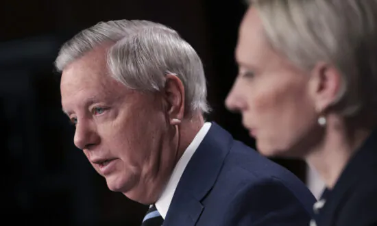 Lawmakers Propose ‘Dream Act,’ Amnesty for 1.9 Million Illegal Immigrants