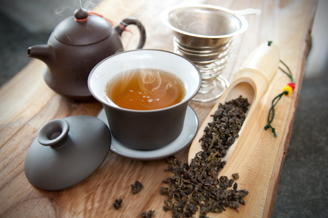 Oolong tea. (Vinne/Shutterstock)
