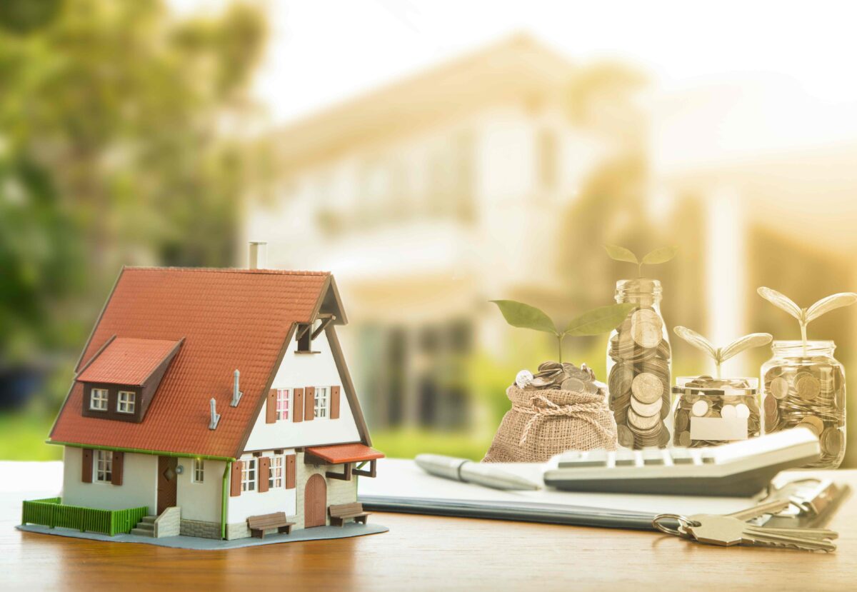 There are 12 ways to pay down your house mortgage in 10 years or less. (Shutterstock)