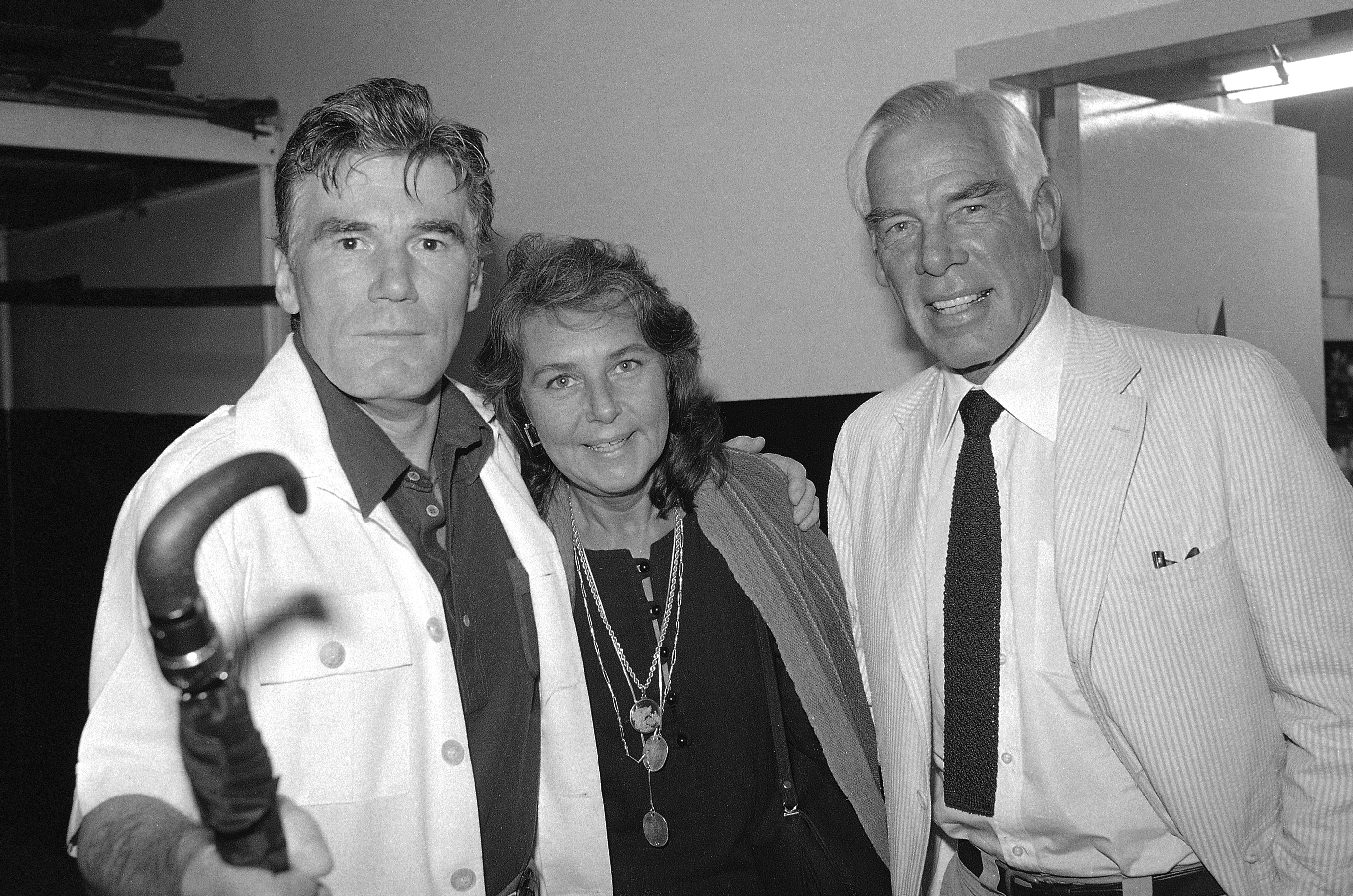 'Dark Shadows,' 'Lethal Weapon' Actor Mitchell Ryan Dies at 88 - Vimarsana News