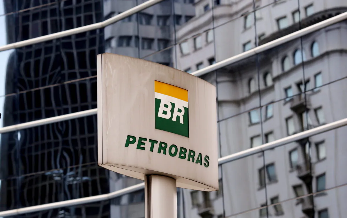 The Petrobras logo in front of the company's headquarters in Sao Paulo, Brazil, on April 23, 2015. (Paulo Whitaker/Reuters)