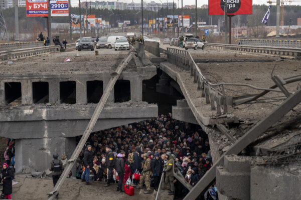 Chinese Citizens Forced to Flee Ukraine by Themselves After Beijing Pulls Evacuation Plan