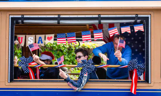 Laguna Beach Celebrates Patriots Day Parade’s Return