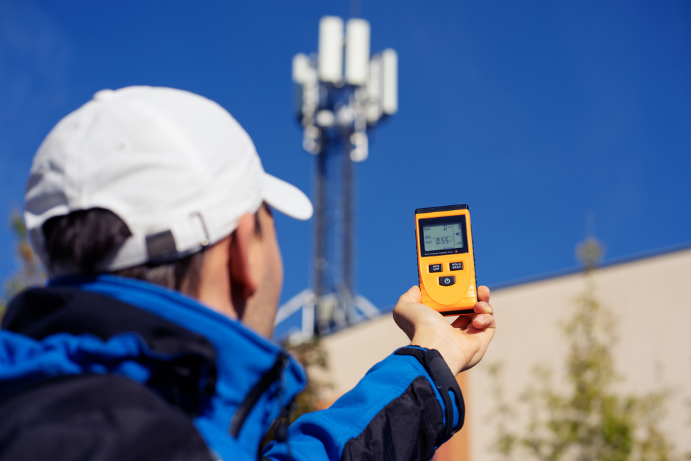 Environmental Working Group (EWG) Advocates for EMF Exposure Guidelines up to 400 Times Stricter Than FCC SAR Standards