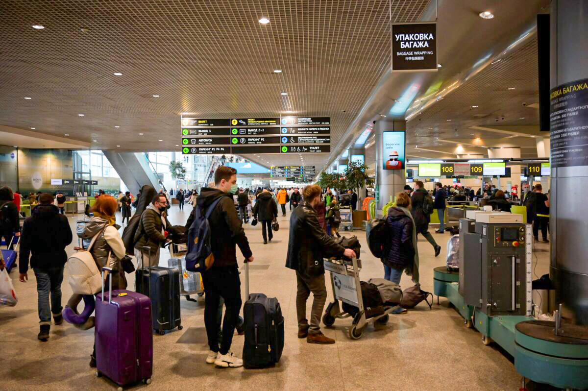 Russia Discussing Program to Persuade Highly-Qualified Workers to Return From Abroad: Officials - Vimarsana News